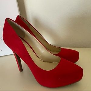 Jessica Simpson Suede Platform Pump Size 7M